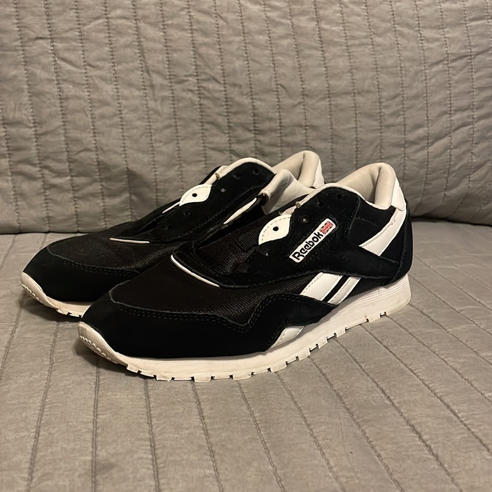 Black Rebok classics